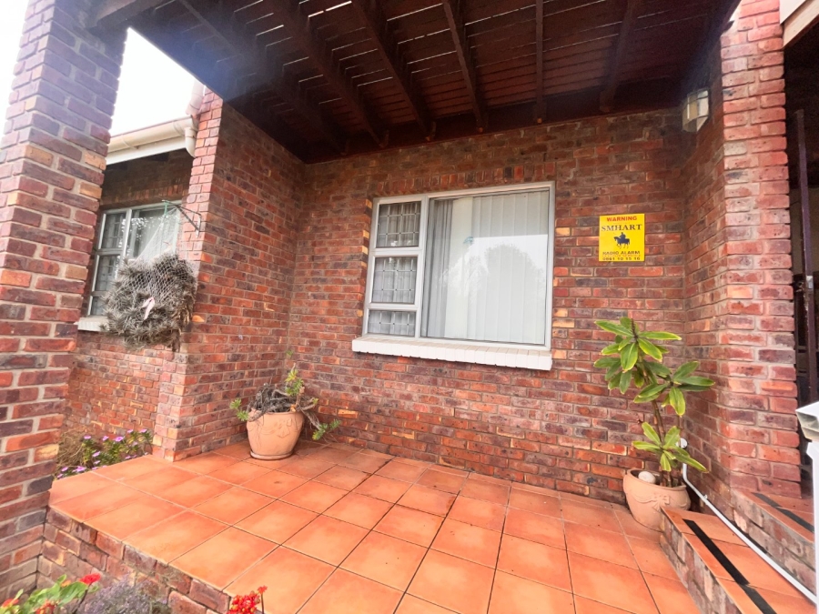 3 Bedroom Property for Sale in Wavecrest Eastern Cape